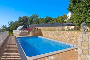 Pool - Holiday Villa Isabel with Mountain View, Wi-Fi, A/C, Pool, Garden & Grill (Loulé)