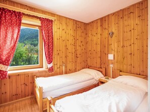 2 chambres, fer et planche à repasser, accès au Wi-Fi (inclus)