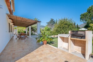 Outdoor dining - Country House 'La Palmera' with Mountain View, Wi-Fi and Air Conditioning (Pollença)
