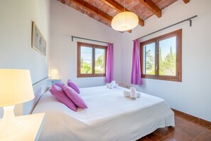 2 bedrooms, iron/ironing board, free WiFi, bed sheets - Country House 'La Palmera' with Mountain View, Wi-Fi and Air Conditioning (Pollença)