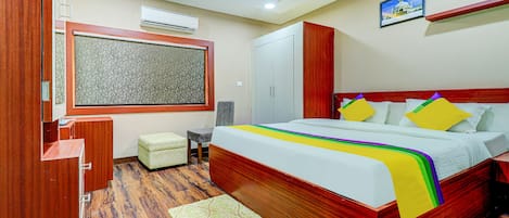 Bureau, fer et planche à repasser, Wi-Fi gratuit, draps fournis