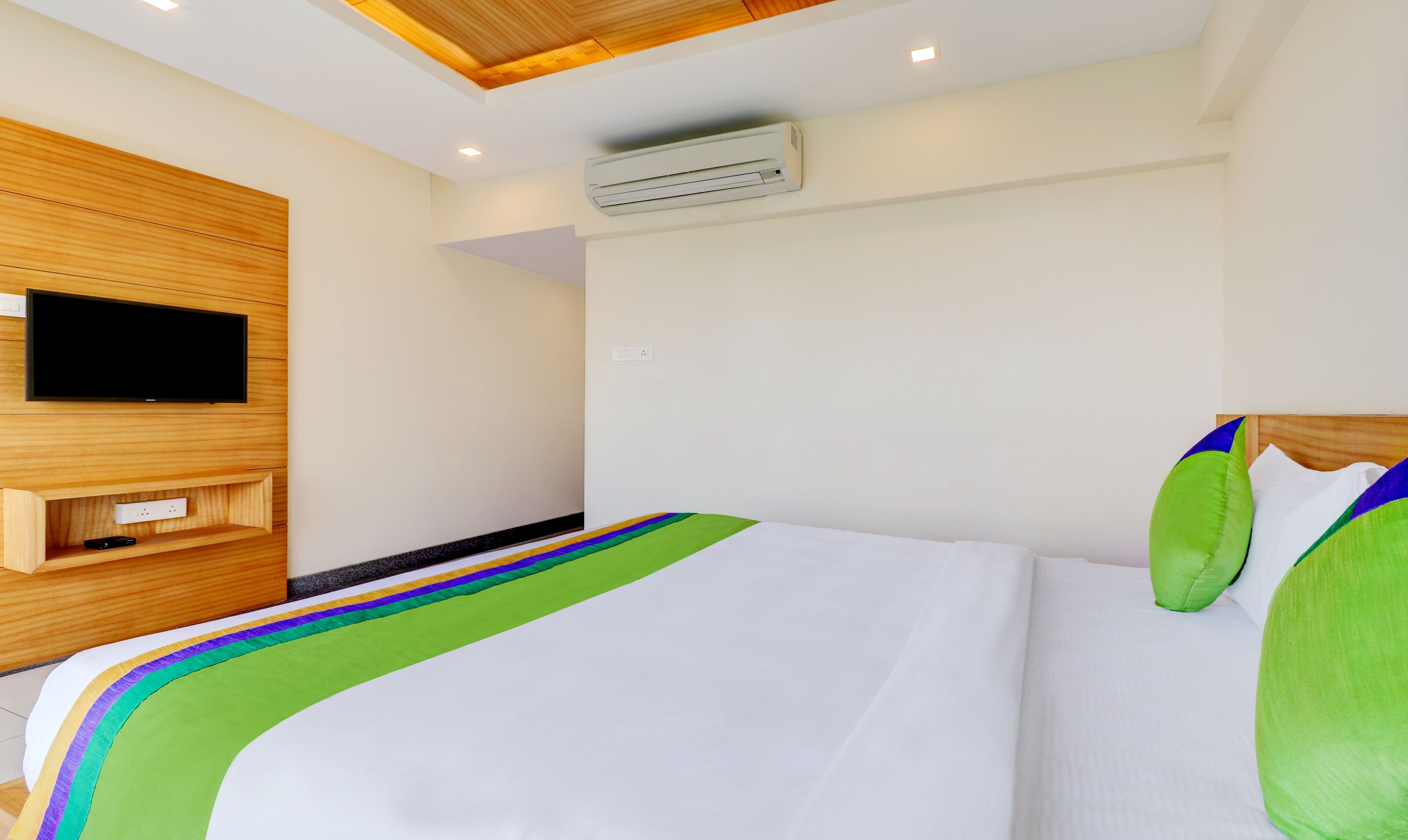 Standard Room | Desk, free WiFi, bed sheets