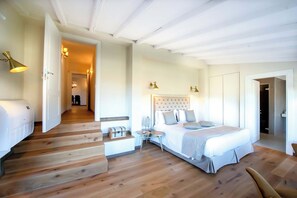 7 Schlafzimmer, Bügeleisen/Bügelbrett, Reisekinderbett, kostenloses WLAN
