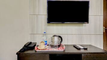 Standard Double Room | Coffee and/or coffee maker