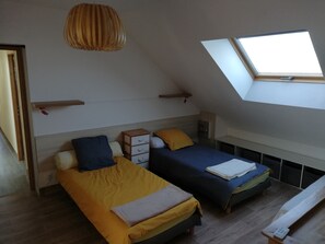 2 bedrooms, desk, iron/ironing board, travel crib