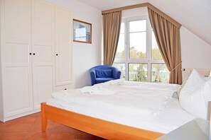 2 Schlafzimmer, Reisekinderbett, WLAN, Bettwäsche