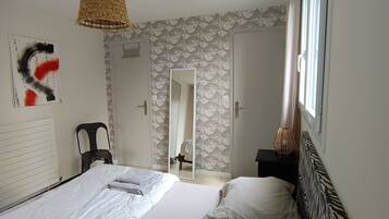 3 bedrooms, iron/ironing board, travel cot, WiFi