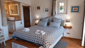 2 多间卧室、熨斗/熨衣板、免费 WiFi、床单