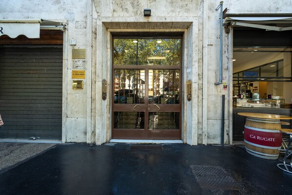 Exterior - Capital Rooms (Rome)