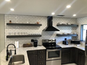 Kitchen - A little Piece of Paradise - newly renovated condo (Wesley Chapel)