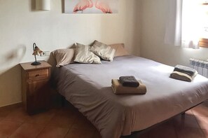 3 chambres, fer et planche à repasser, accès au Wi-Fi (inclus)