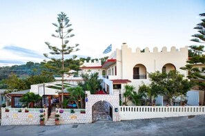 Exterior - Gardenia Eco Apartment in Panormo (Mylopotamos)