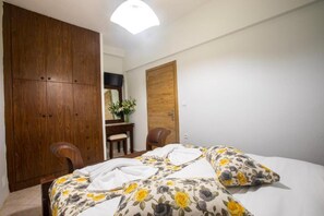 Apartment | 1 bedroom, iron/ironing board, free WiFi, bed sheets