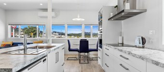 Harbourside Cottage ~ Luxury Accommodation