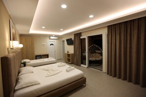 Premium bedding, in-room safe, individually decorated