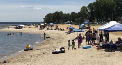 Cottage on The Point! Bring your bikes & golf cart, and your pets!