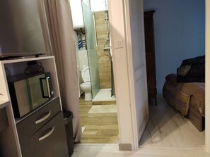 1 bedroom, travel crib, free WiFi, bed sheets - Appartement Moderne au Cœur du Village de Barbaggio aux Pieds du cap Corse (Barbaggio)