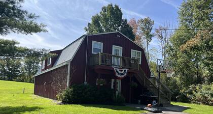 Breezy Acres Farm Apt 1- large yard, fire pit, game room near Cooperstown