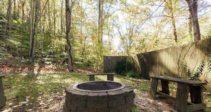 Rockhouse Cabin — Front Row View to Rock Formations