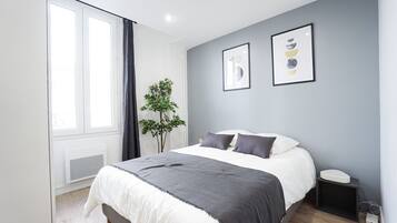 3 quartos, ferros/tábuas de passar roupa, Wi-Fi, roupa de cama