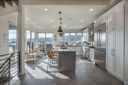 Wildhorse Retreat | Prime Location | Pool | Stargazing From Hot Tub