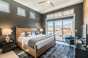 5 bedrooms, iron/ironing board, free WiFi, bed sheets - Wildhorse Retreat | Prime Location | Pool | Stargazing From Hot Tub (Steamboat Springs)