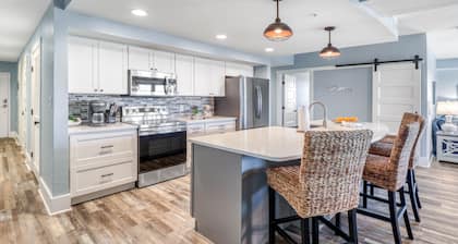 Ocean view, three bedroom, two bath condo in Mexico Beach.