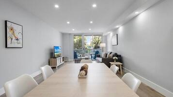 Condo, 3 quartos | Parte interna