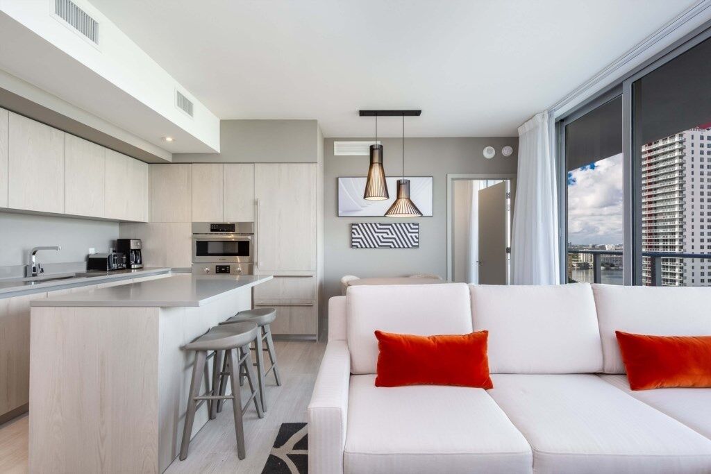 Condo, 3 Bedrooms | Living area