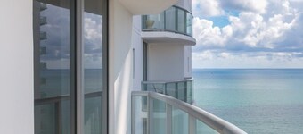 2 Br Luxury Suite In Marenas Beach Resort 2 Bedroom Condo by RedAwning