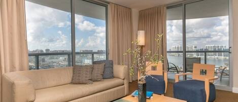 Habitación, 2 habitaciones | Área de sala de estar