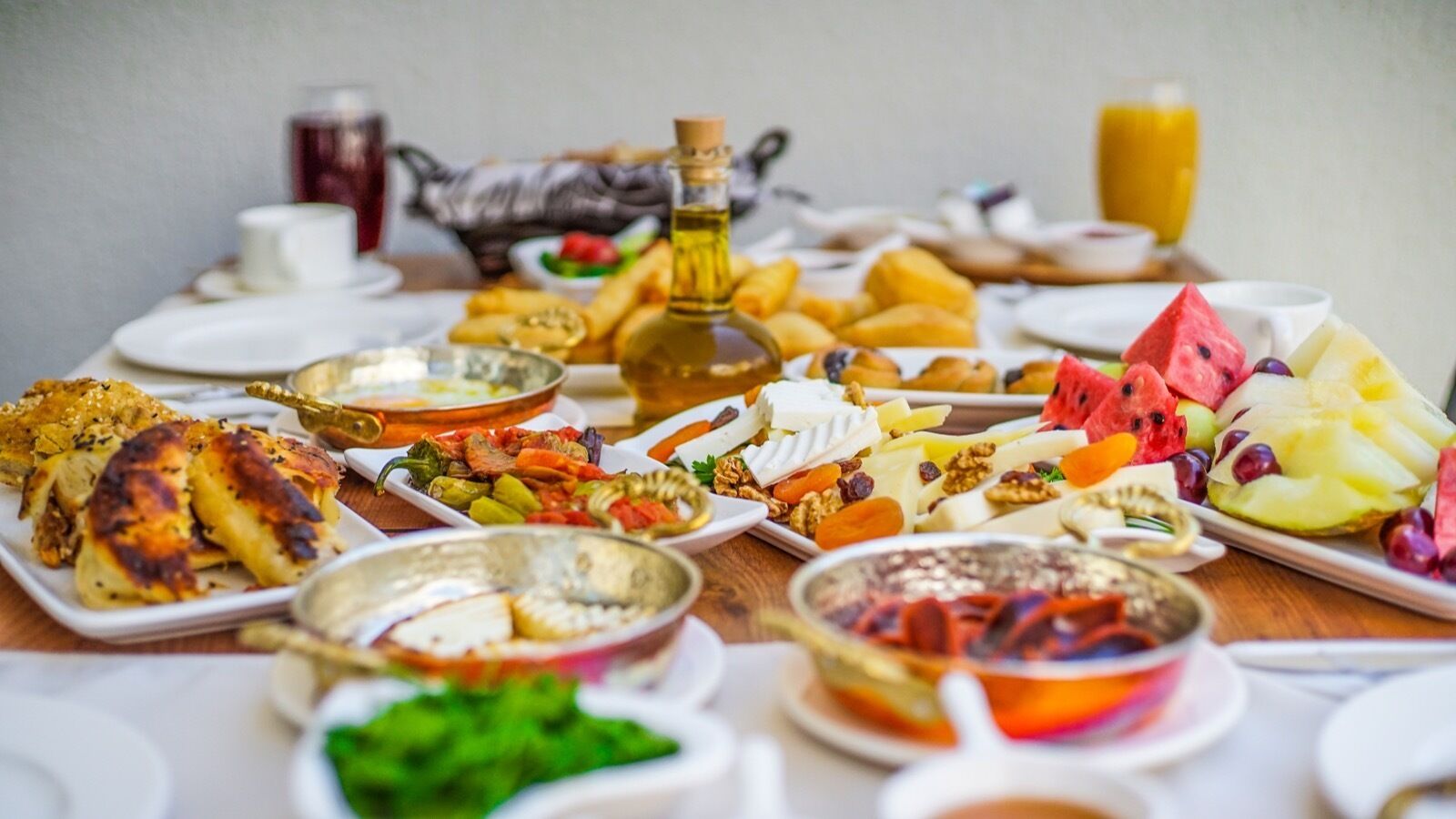 free daily full breakfast