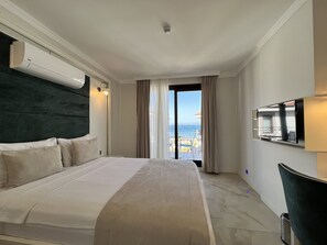 Deluxe Room | Egyptian cotton sheets, premium bedding, Tempur-Pedic beds, free minibar - Cunda Rota Seaside (Ayvalik)