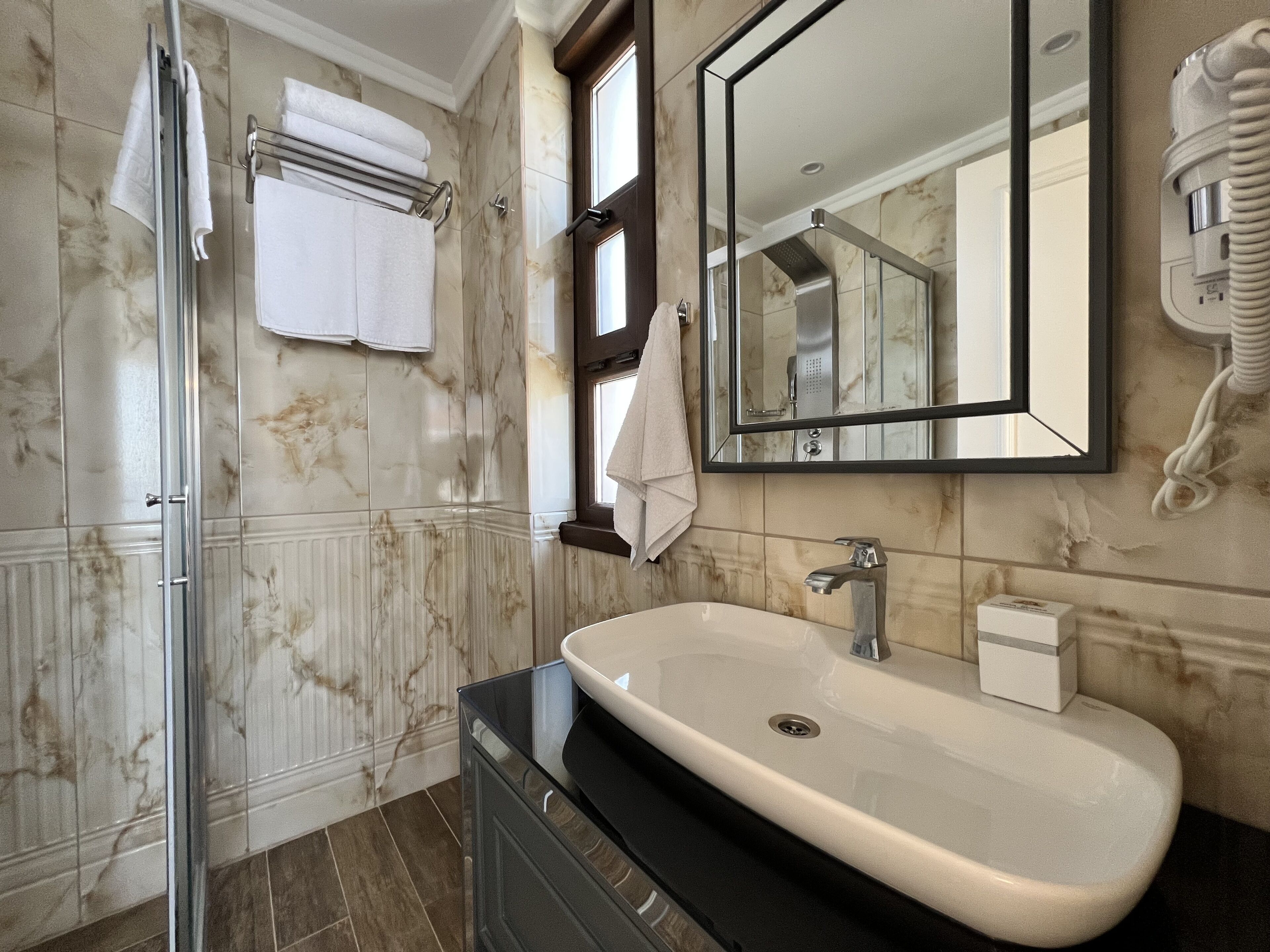 deluxe room | egyptian cotton sheets, premium bedding, tempur-pedic beds, free minibar