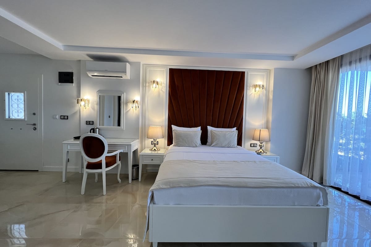 Business Room, Private Pool, Sea View | 1 bedroom, Egyptian cotton sheets, premium bedding, Tempur-Pedic beds