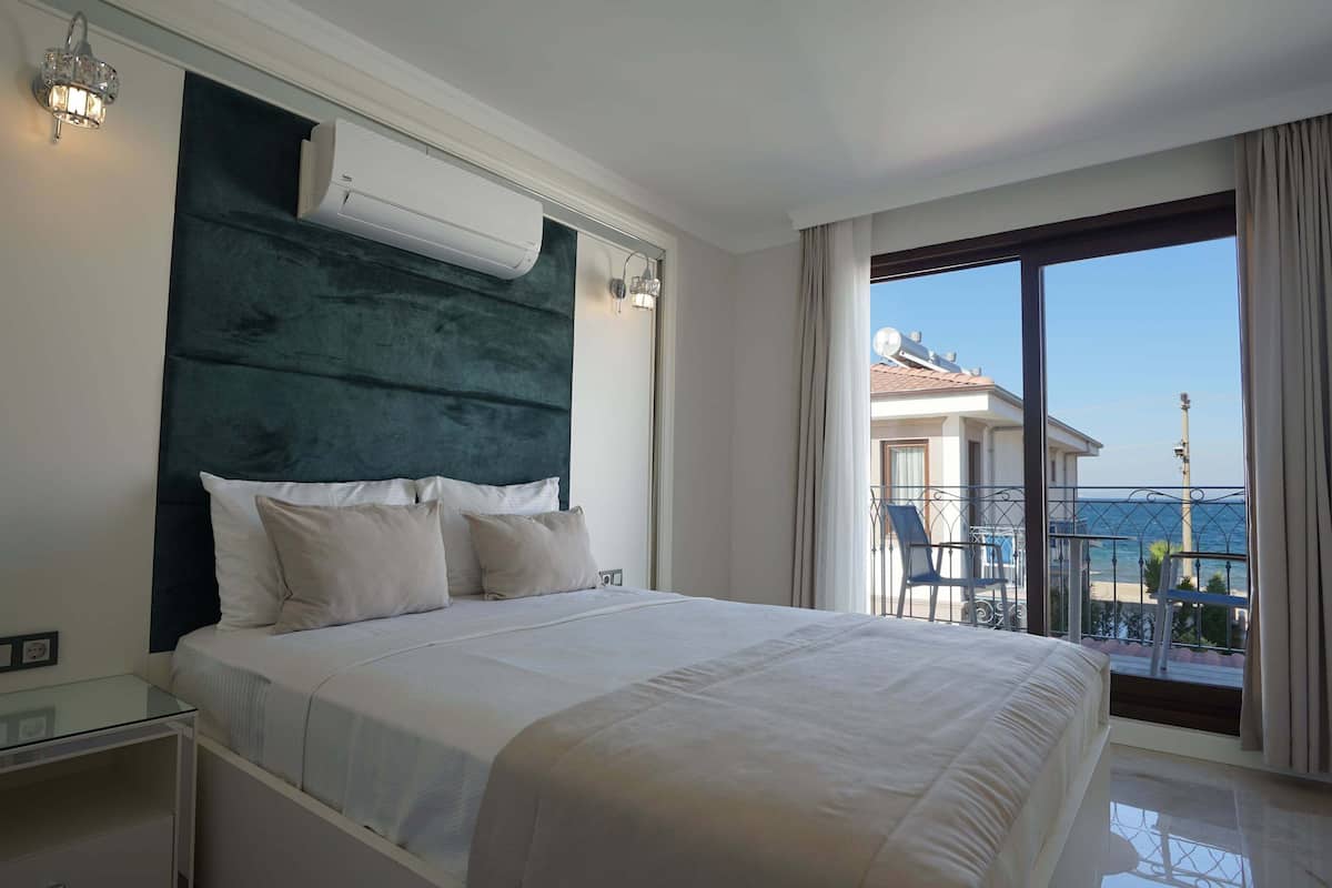 egyptian cotton sheets, premium bedding, tempur-pedic beds, free minibar