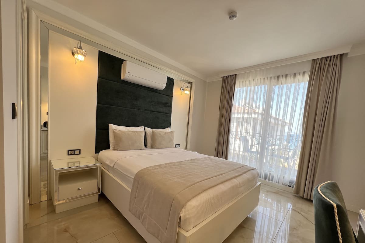 Deluxe Room | 1 bedroom, Egyptian cotton sheets, premium bedding, Tempur-Pedic beds