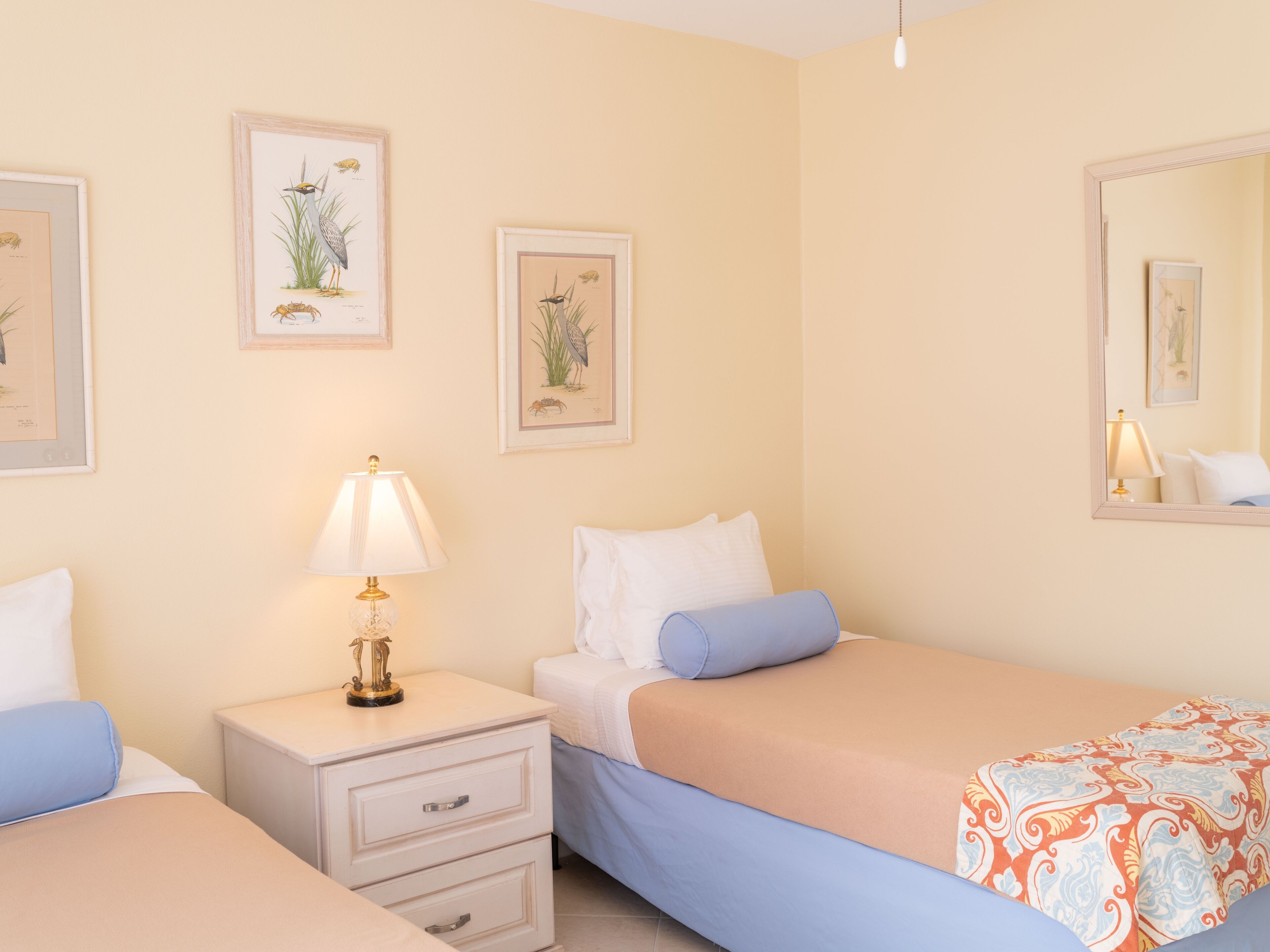 2 bedrooms, minibar, laptop workspace, free WiFi