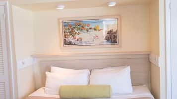 2 bedrooms, minibar, laptop workspace, free WiFi