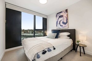 1 habitación, escritorio, tabla de planchar con plancha y wifi 
