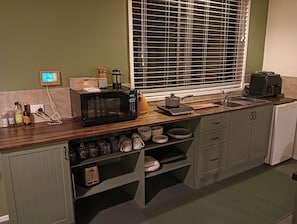 Fridge, microwave, oven, stovetop - Moonlight Studio- Nannup's favourite accommodation.  (Nannup)