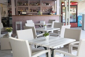 Bar (en la propiedad)