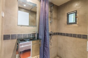 Bathtub, hair dryer