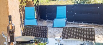 Le Mas, Provencal house between sea and vineyards