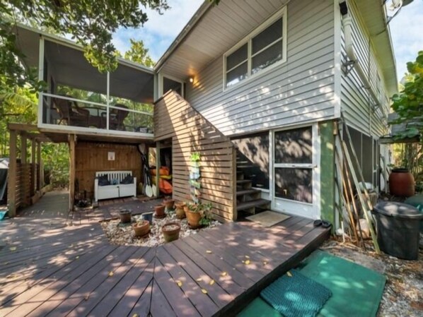 Terrace/patio - Welcome to DOCKTAILS - direct Bayfront - tropical private island - PRIVATE DOCK (Placida)