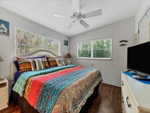 2 bedrooms, internet, bed sheets - Welcome to DOCKTAILS - direct Bayfront - tropical private island - PRIVATE DOCK (Placida)