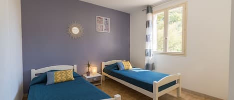 3 bedrooms, iron/ironing board, free WiFi