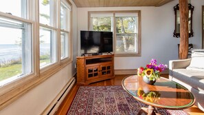 Smart TV -  Clara's Cottage, On Lake Michigan (Oostburg)