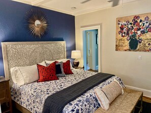 5 bedrooms, iron/ironing board, free WiFi, bed sheets - Luxury Villa near Siesta - private, heated screened pool (Sarasota)