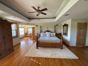 4 bedrooms, desk, iron/ironing board, free WiFi - Bellport Brookhaven Hamlet, near Hamptons, Fire Island NY (Brookhaven)